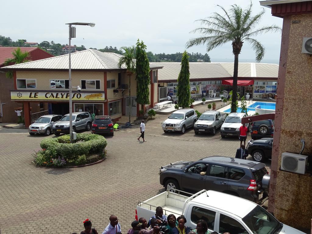 Fini Hotel Bobende Limbe Exterior photo