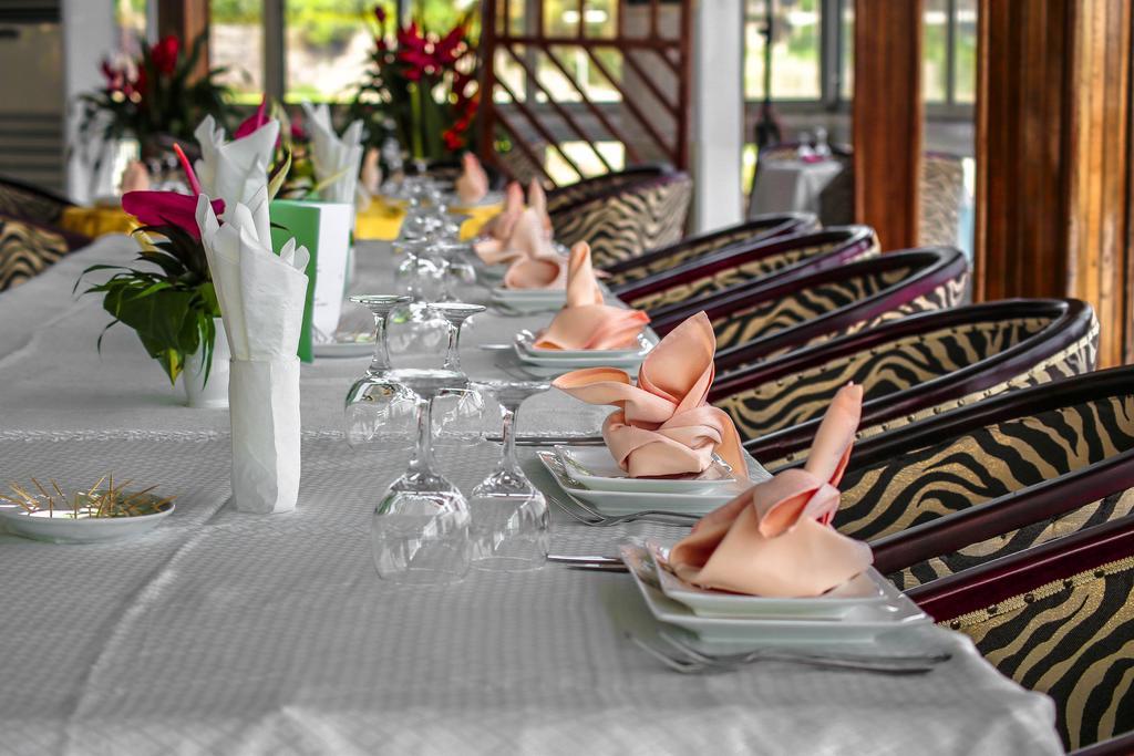 Fini Hotel Bobende Limbe Exterior photo