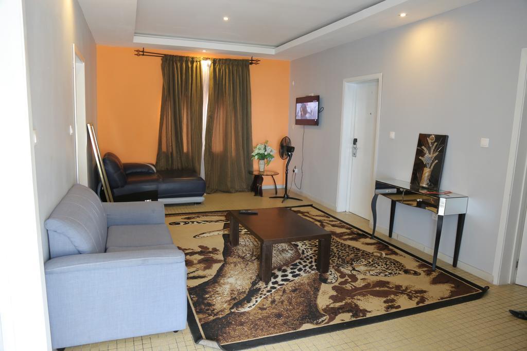 Fini Hotel Bobende Limbe Exterior photo